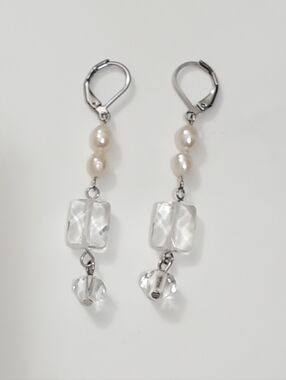NEW Handmade Pearls Crystals Dangle Earrings